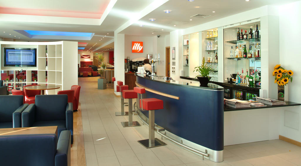 Ramada Encore Milton Keynes Eksteriør bilde